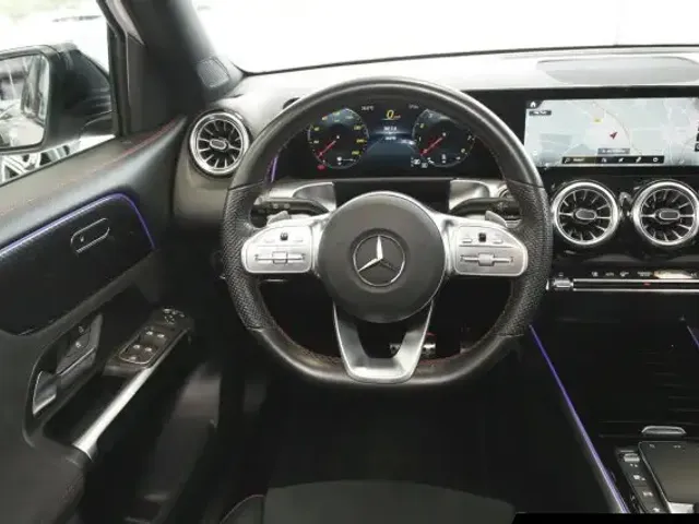 Mercedes-Benz GLB 200