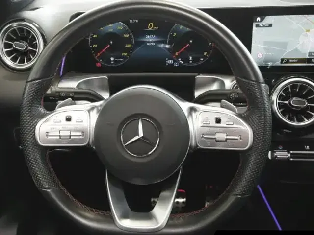 Mercedes-Benz GLB 200