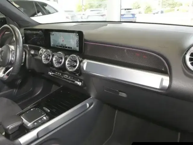 Mercedes-Benz GLB 200