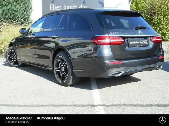 Mercedes-Benz E 300