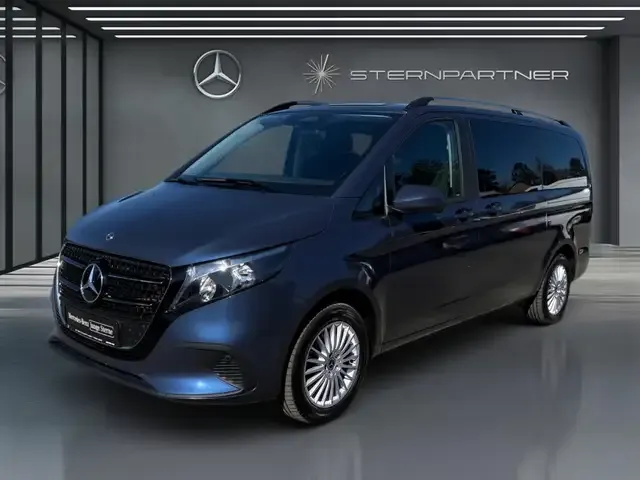 Mercedes-Benz V 220