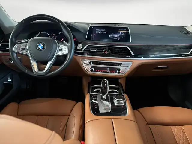 BMW 740