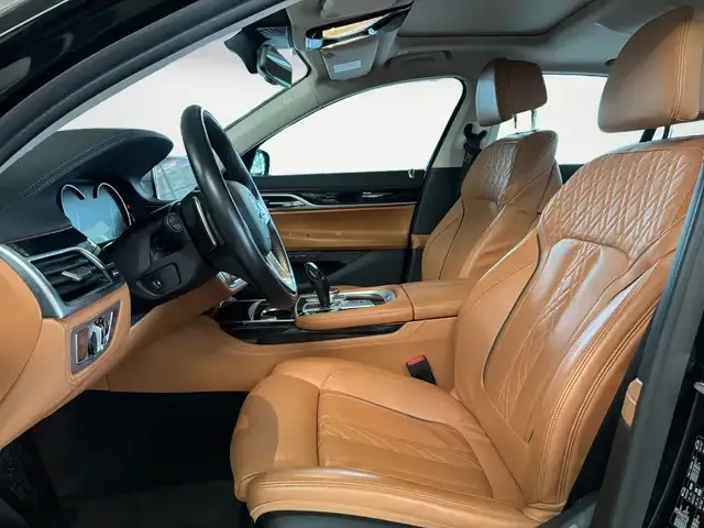 BMW 740