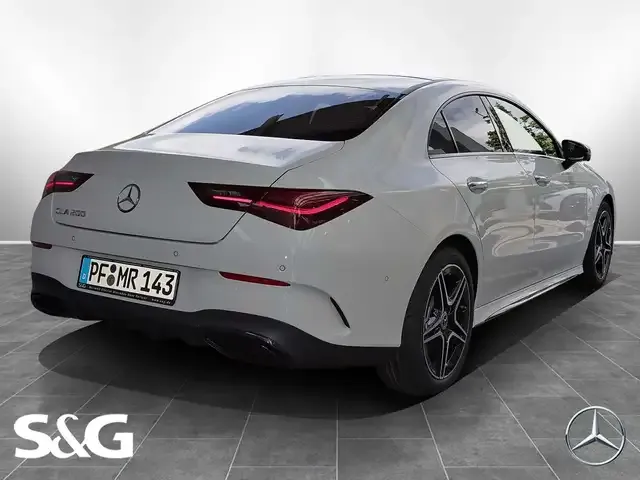 Mercedes-Benz CLA 200