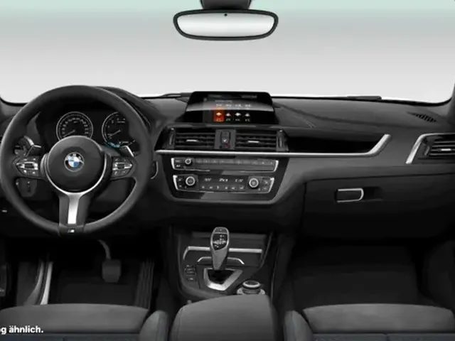 BMW 230