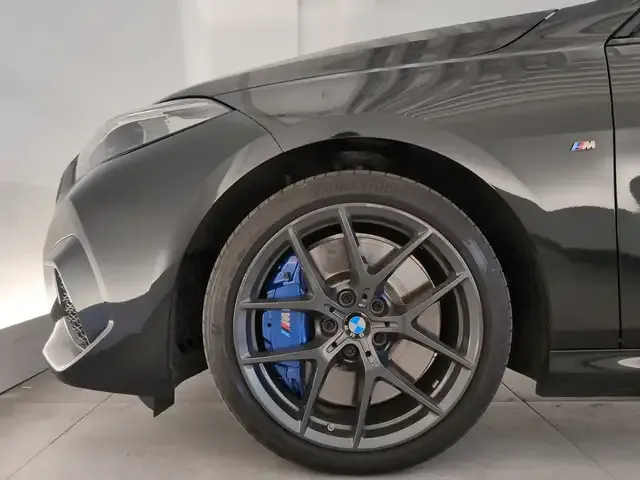 BMW 235