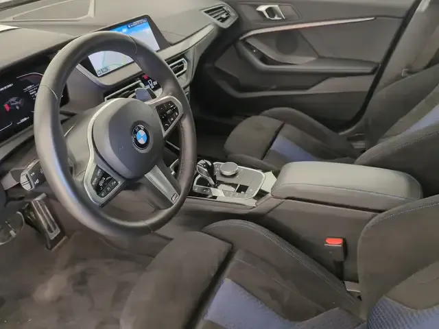 BMW 235