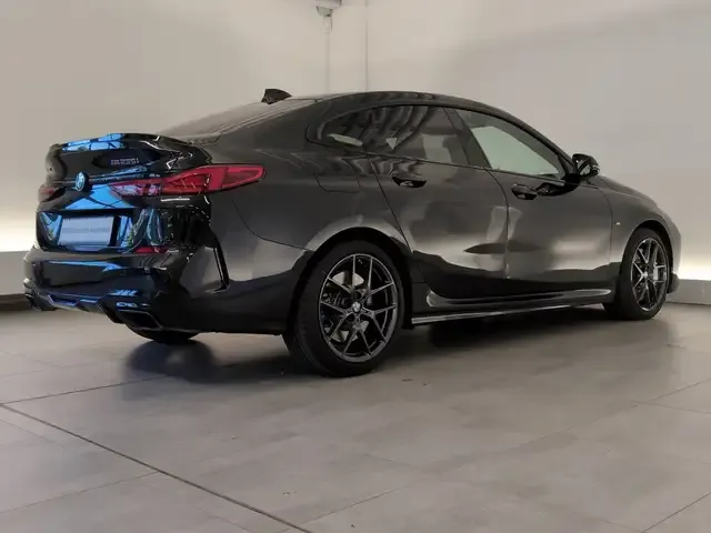 BMW 235