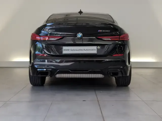 BMW 235