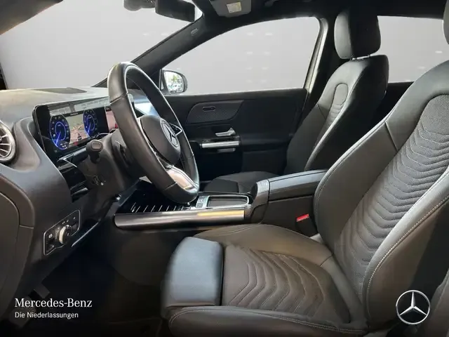 Mercedes-Benz EQA 300