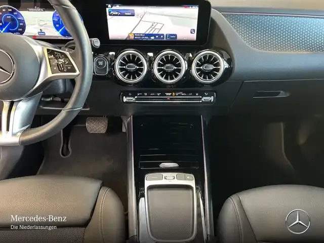 Mercedes-Benz EQA 300
