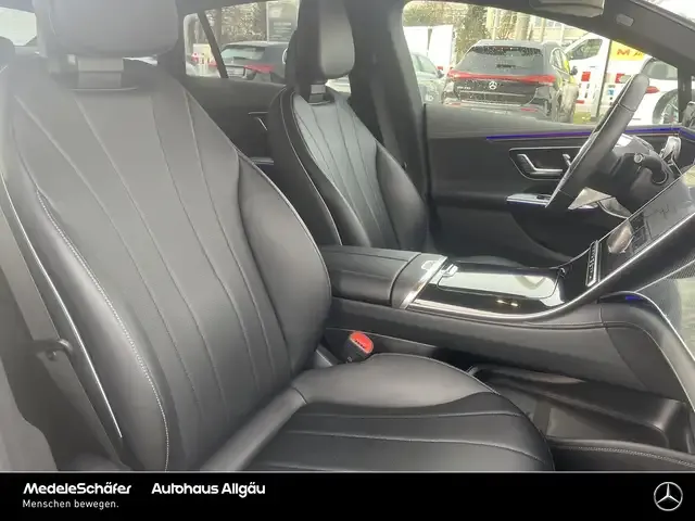 Mercedes-Benz EQE 300