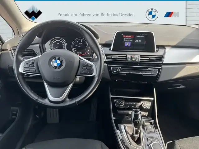 BMW 218