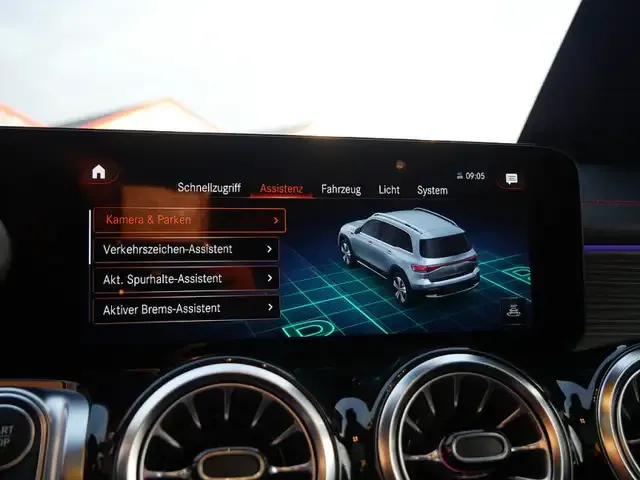 Mercedes-Benz EQB 350