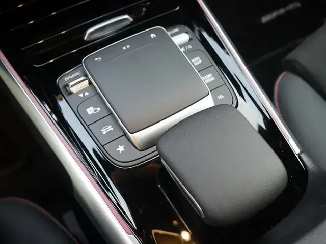 Mercedes-Benz EQB 350