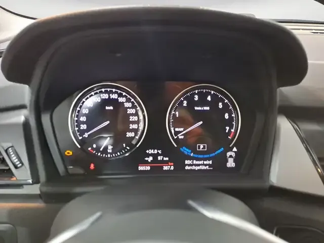 BMW 225