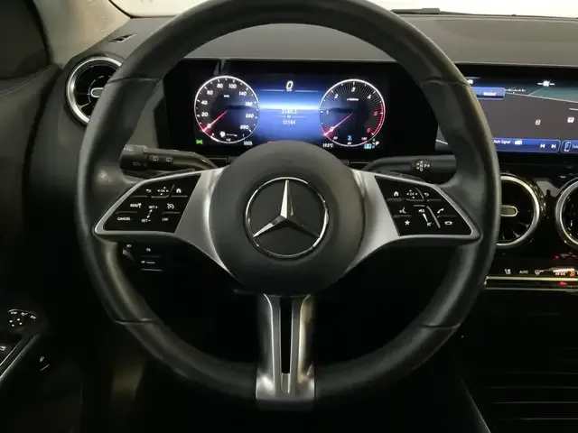 Mercedes-Benz GLA 220