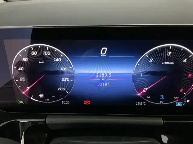 Mercedes-Benz GLA 220