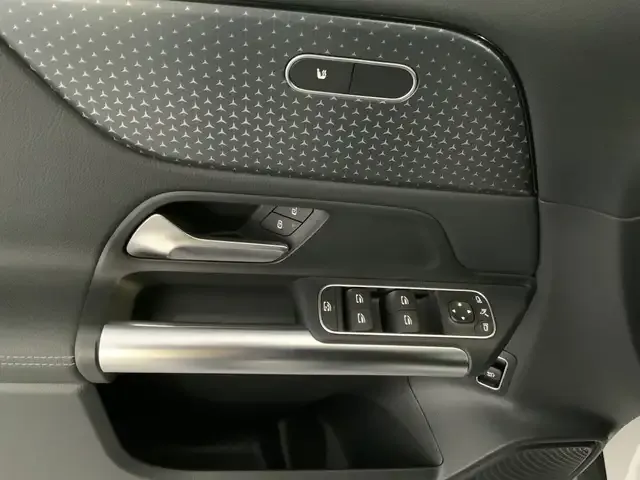 Mercedes-Benz GLA 220