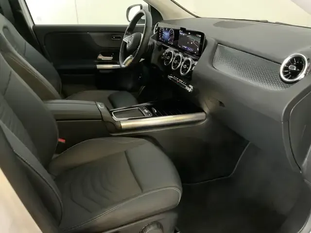 Mercedes-Benz GLA 220