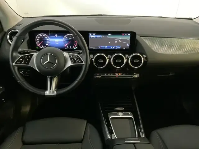 Mercedes-Benz GLA 220