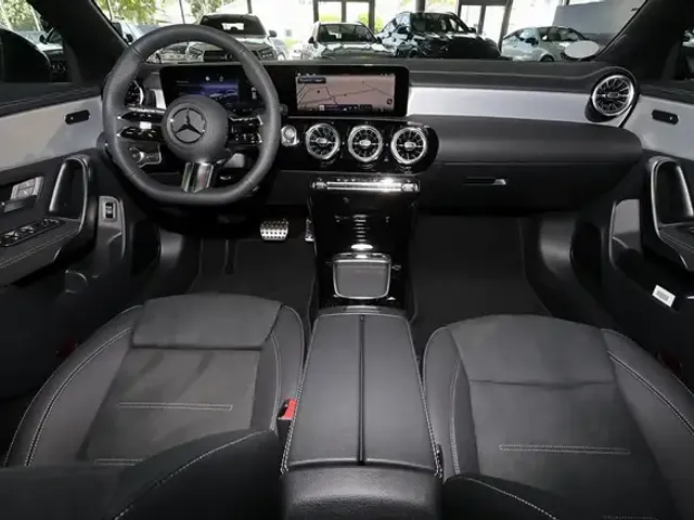 Mercedes-Benz CLA 200