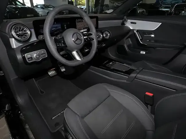 Mercedes-Benz CLA 200
