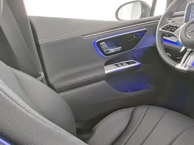 Mercedes-Benz EQE 300