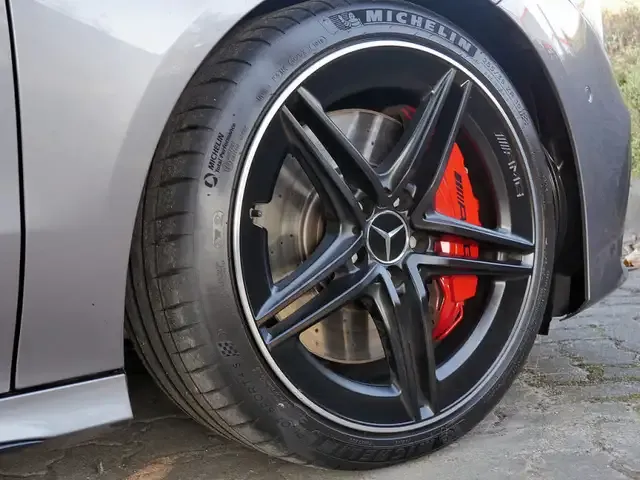 Mercedes-Benz Sonstiges