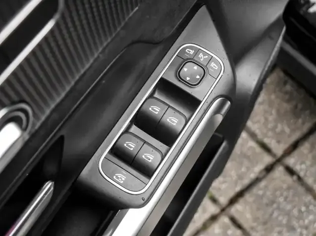 Mercedes-Benz EQB 300