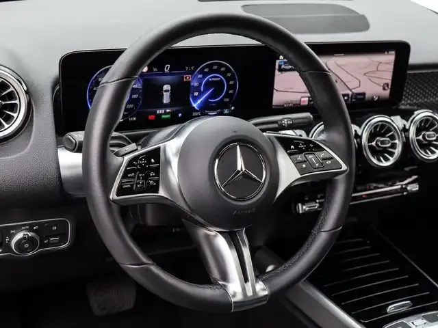 Mercedes-Benz EQB 350