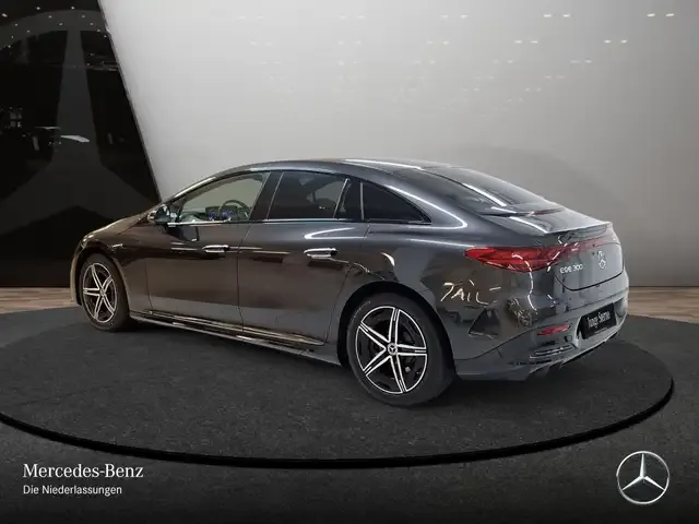 Mercedes-Benz EQE 300