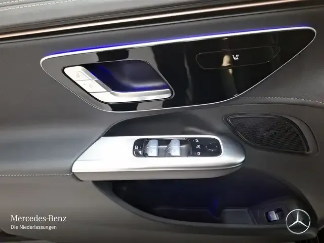 Mercedes-Benz EQE 300