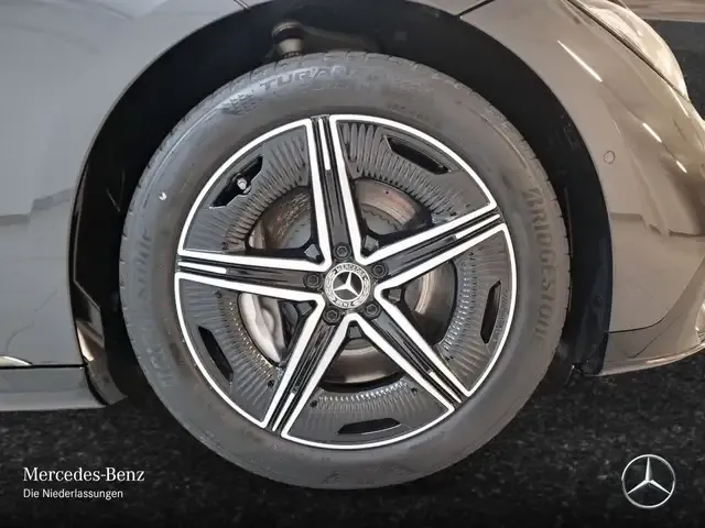 Mercedes-Benz EQE 300