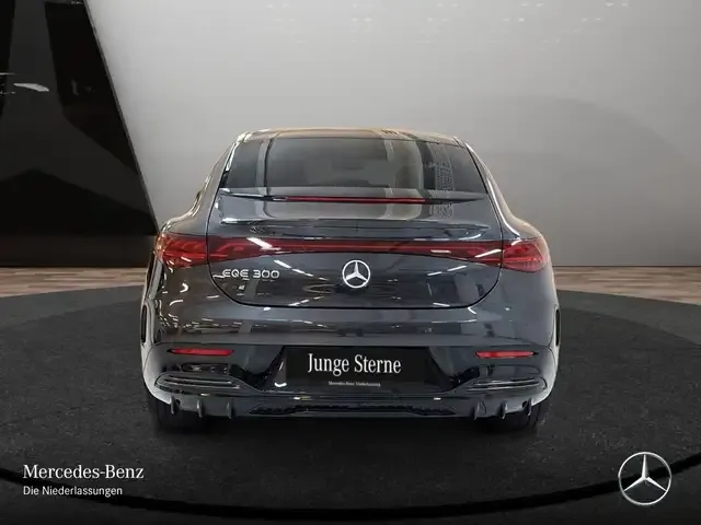 Mercedes-Benz EQE 300