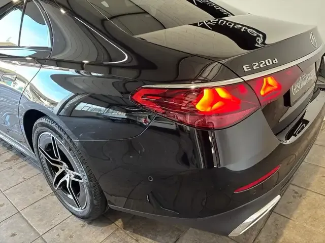 Mercedes-Benz E 220