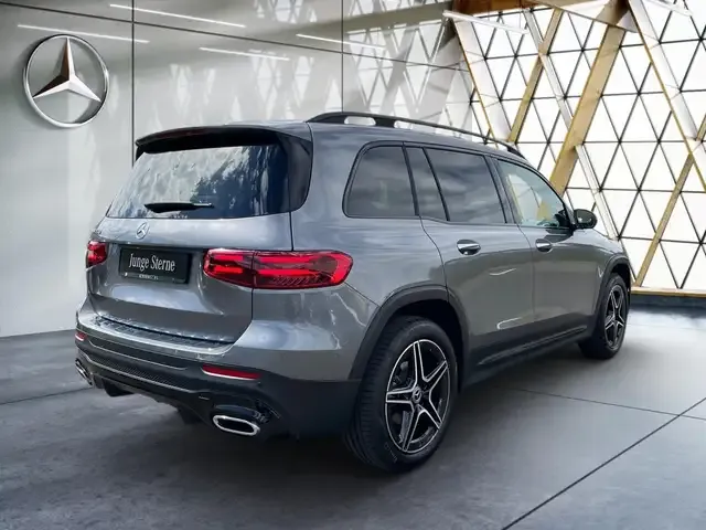 Mercedes-Benz GLB 200