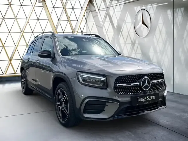 Mercedes-Benz GLB 200