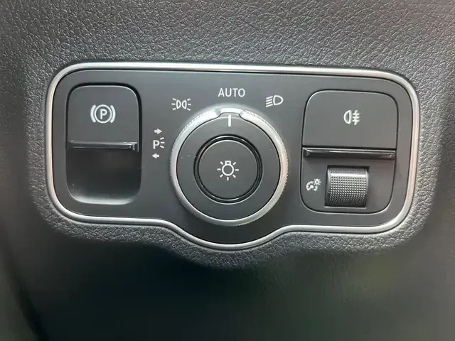 Mercedes-Benz GLB 200