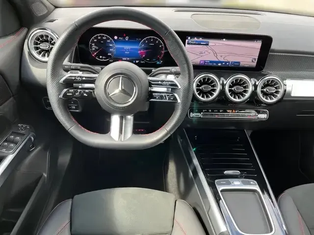 Mercedes-Benz GLB 200