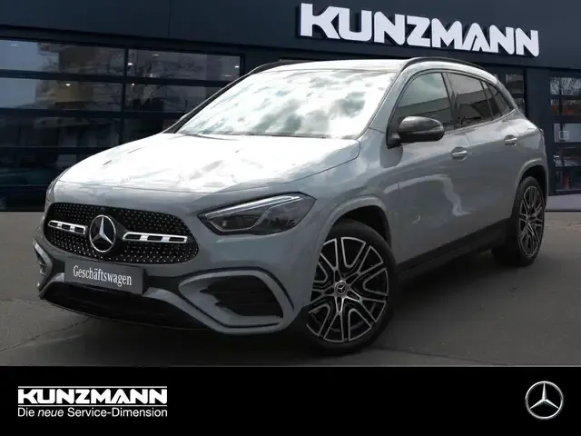 Mercedes-Benz GLA 220