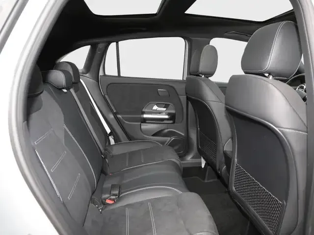 Mercedes-Benz GLA 220