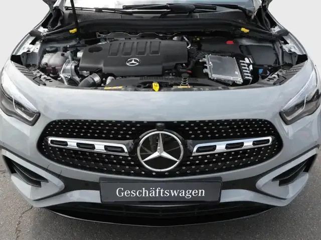 Mercedes-Benz GLA 220