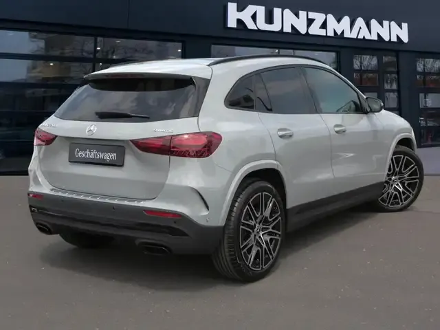 Mercedes-Benz GLA 220
