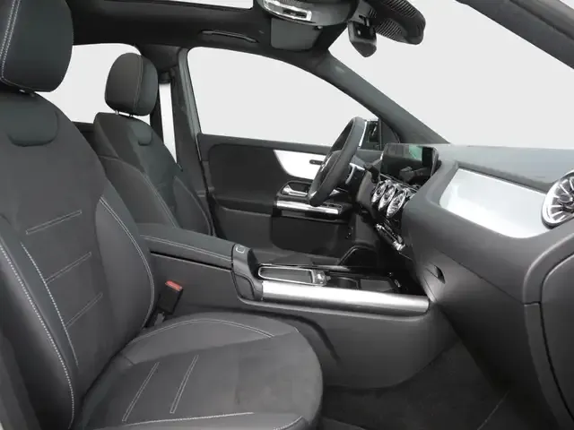 Mercedes-Benz GLA 220