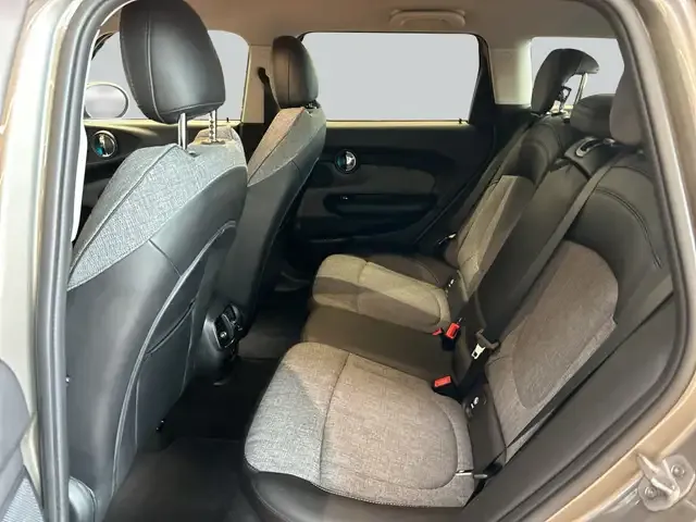 MINI Cooper Clubman
