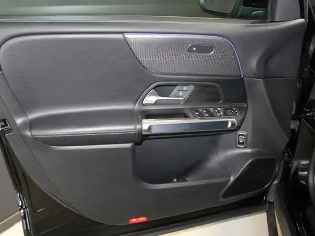 Mercedes-Benz GLB 200