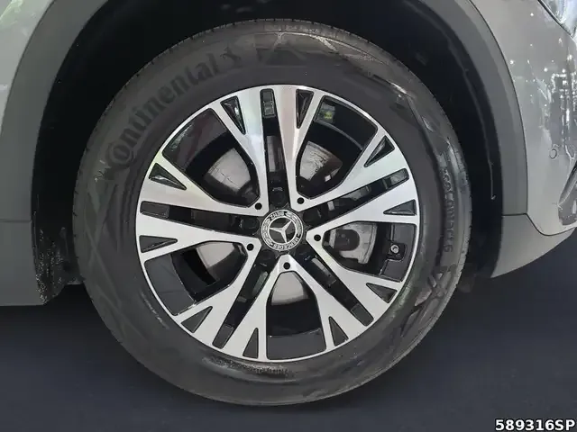 Mercedes-Benz GLA 220