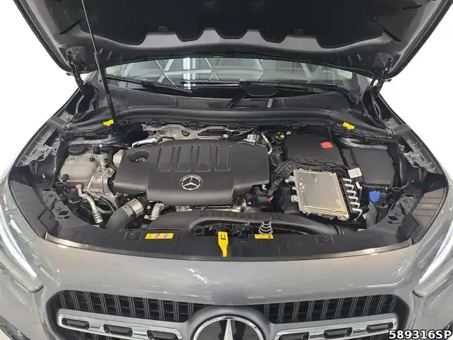 Mercedes-Benz GLA 220