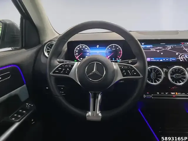 Mercedes-Benz GLA 220